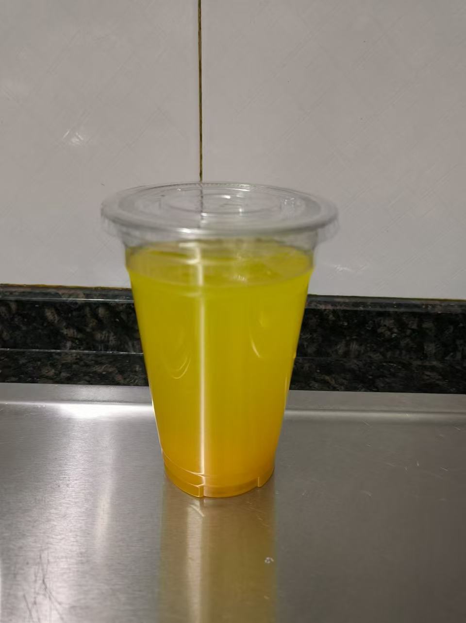 `茉屿橙汐`<br />= 橙汁 + 茉莉糖浆